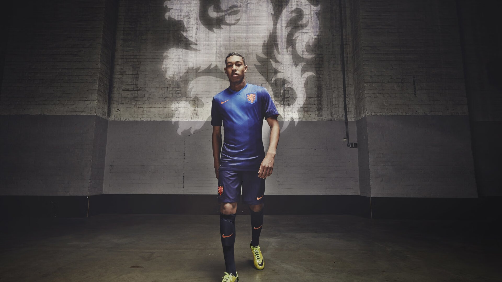 切尔西调整中后场结构提升稳定性，切尔西最强中场组合